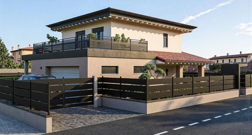 Villa a Montichiari, Brescia