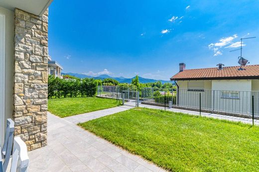 Villa in San Paolo d'Argon, Provincia di Bergamo
