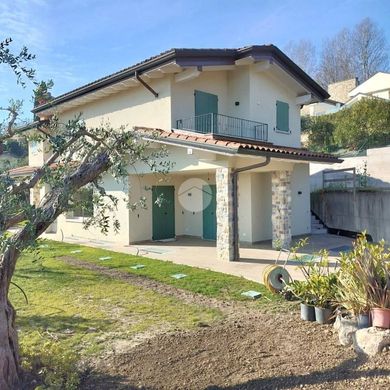 Villa in Padenghe sul Garda, Provincia di Brescia