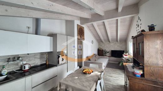 Элитный дом, Nago-Torbole, Provincia autonoma di Trento