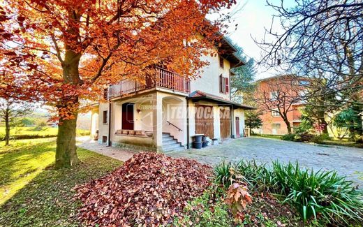 Villa in Monticello Brianza, Provincia di Lecco