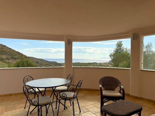 Villa a Sinnai, Cagliari