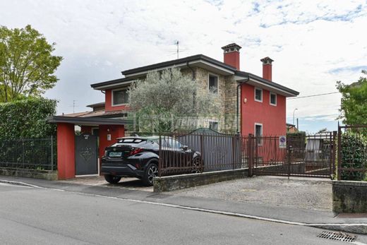 Villa Azzano San Paolo, Bergamo ilçesinde