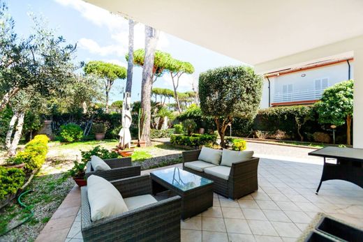 Villa - Santa Marinella, Roma
