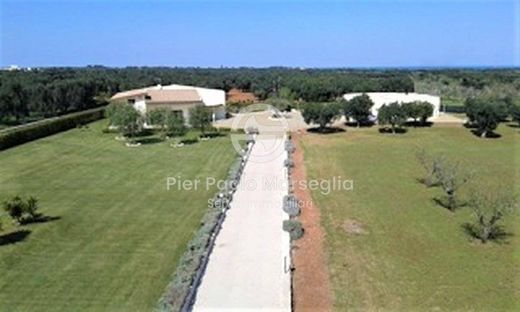 Villa a Carovigno, Brindisi