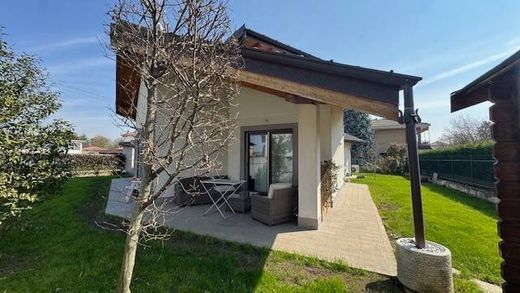 Villa in Samarate, Provincia di Varese