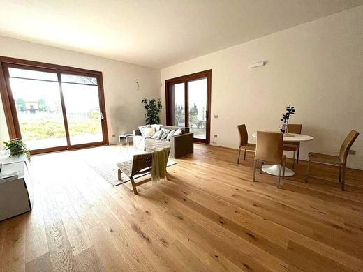 Villa in Reggio nell'Emilia, Provincia di Reggio Emilia