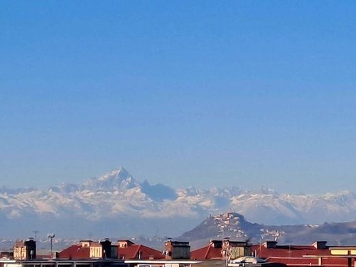 Penthouse Alba, Cuneo ilçesinde