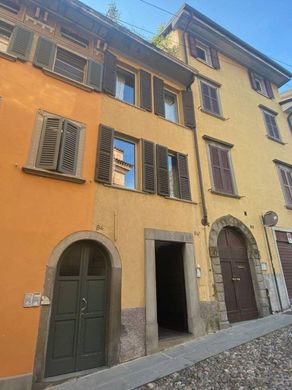 Appartement in Bergamo, Provincia di Bergamo