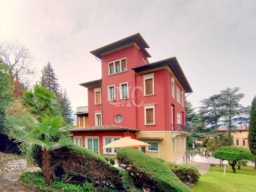 Villa in Rovereto, Provincia autonoma di Trento