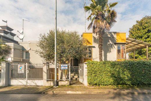 Villa San Donato Milanese, Milano ilçesinde