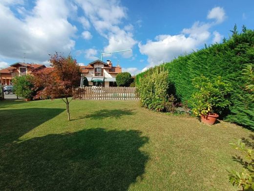 Villa in Varallo Pombia, Provincia di Novara