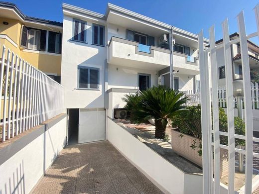 Villa - Giugliano in Campania, Nápoles