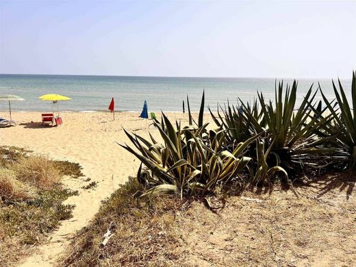 Villa Menfi, Agrigento ilçesinde