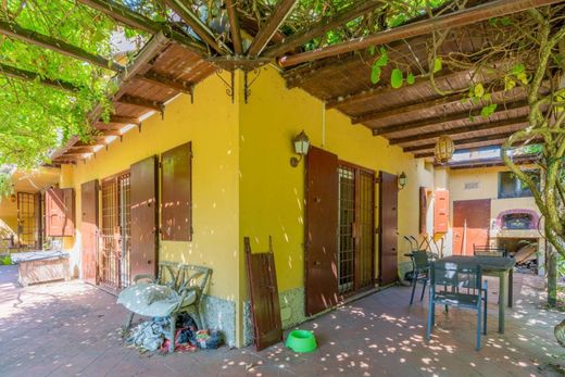 Villa in Anzola dell'Emilia, Bologna