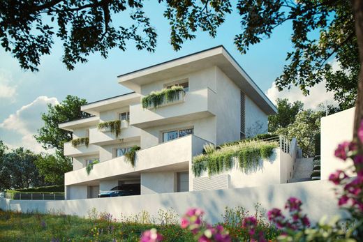 Villa a Casnate Con Bernate, Como