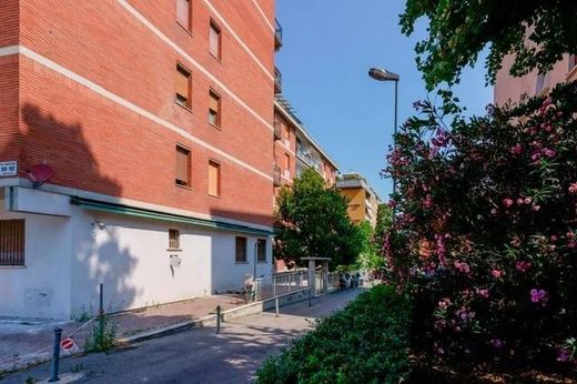 Apartment / Etagenwohnung in Bologna, Emilia-Romagna