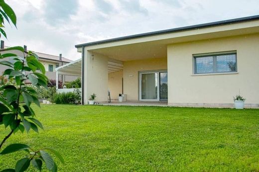 Villa in Vedelago, Provincia di Treviso