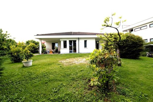 Villa in Lentate sul Seveso, Provincia di Monza e della Brianza