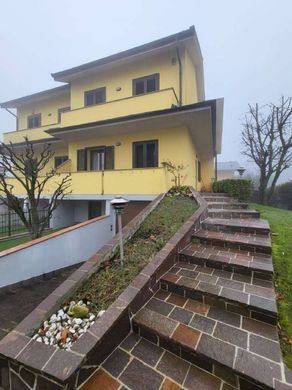 Villa - Pozzuolo Martesana, Milão