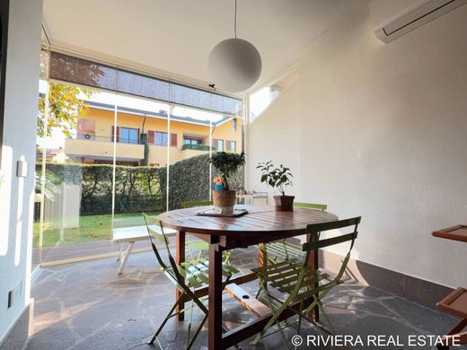 테라스 하우스 / Buccinasco, Città metropolitana di Milano