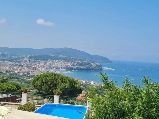 Villa a Agropoli, Salerno