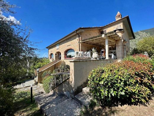 郊区住宅  Camaiore, 卢卡省