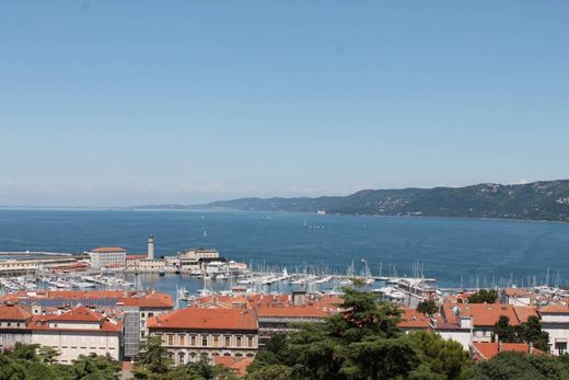 Apartment / Etagenwohnung in Triest, Friaul-Venetien
