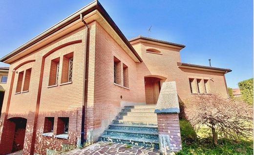 Villa in Bernareggio, Provincia di Monza e della Brianza