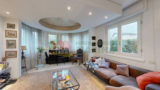 Villa in Segrate, Milan