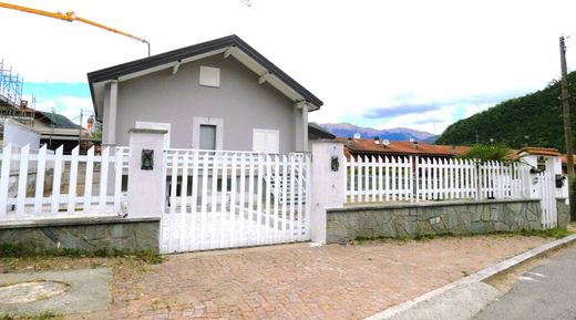 Villa en Lavena Ponte Tresa, Provincia di Varese