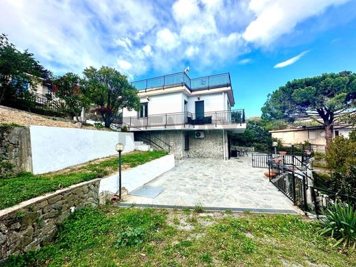 Casa de lujo en Noli, Provincia di Savona