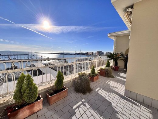 Apartment in Anzio, Rome