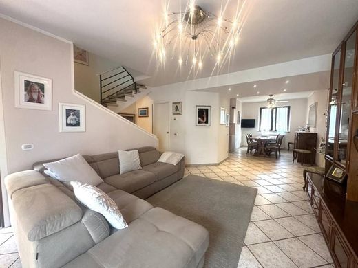 Terraced house in Campi Bisenzio, Florence