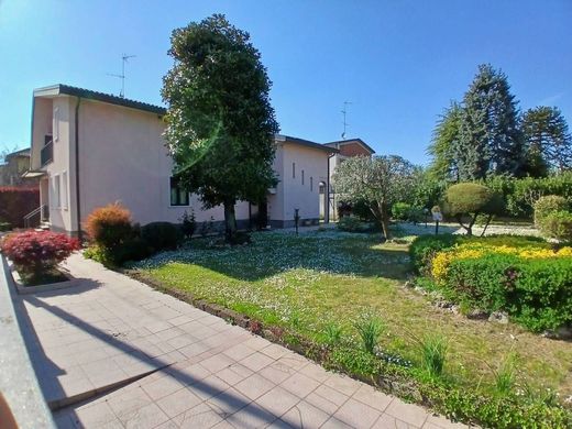 Villa a Lissone, Monza e Brianza