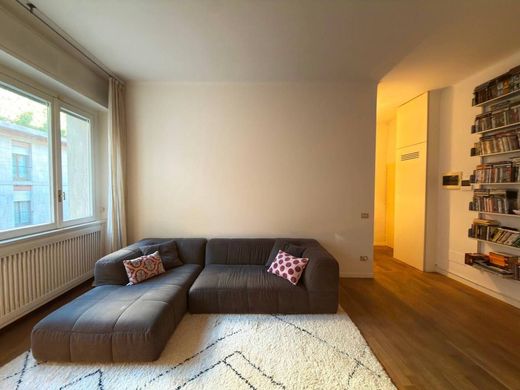 아파트 / 밀라노, Città metropolitana di Milano