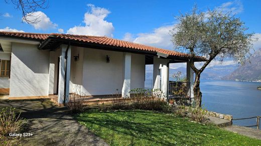 Willa w Monte Isola, Provincia di Brescia