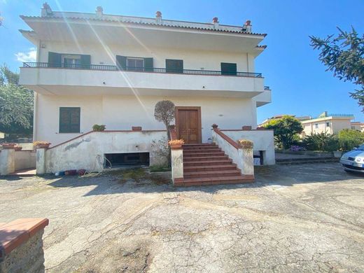 Villa in Giugliano in Campania, Naples