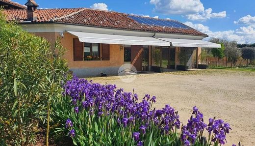 Villa in Fossano, Provincia di Cuneo