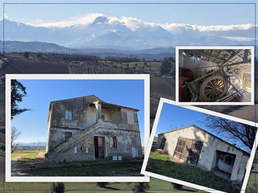 Εξοχική κατοικία σε Colonnella, Provincia di Teramo