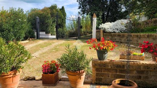 Villa in San Benedetto del Tronto, Ascoli Piceno