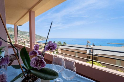 Villa in Santo Stefano al Mare, Provincia di Imperia