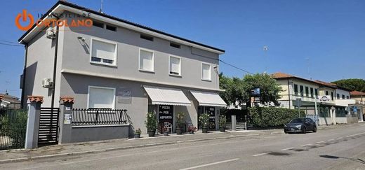 빌라 / Monfalcone, Gorizia