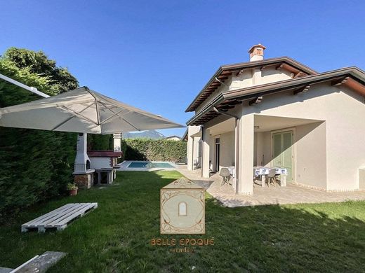 Villa à Pietrasanta, Lucques