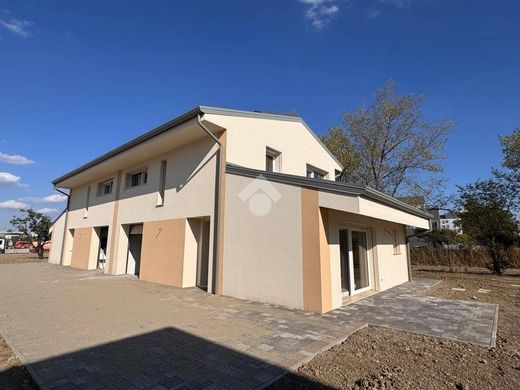 Willa w San Giovanni in Persiceto, Bologna