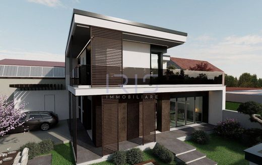 Villa en Cesano Maderno, Provincia di Monza e della Brianza