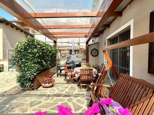 Luxury home in Grugliasco, Turin
