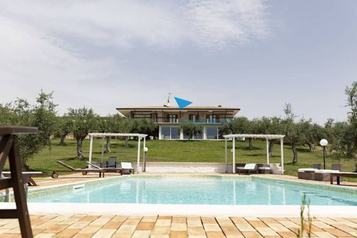 Villa in Loreto Aprutino, Provincia di Pescara