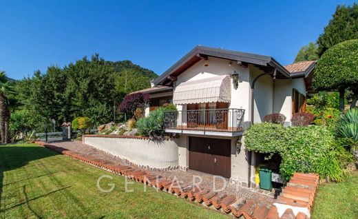 Villa - Brusimpiano, Provincia di Varese