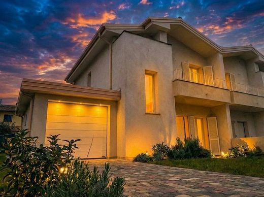 Villa Serravalle Pistoiese, Pistoia ilçesinde